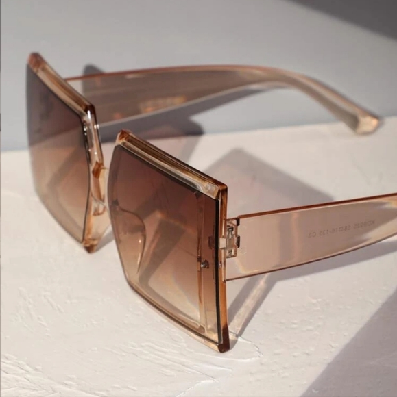 💎Ombre Brown Square Framed Summer Fashion Sunglasses💎 - Picture 3 of 4